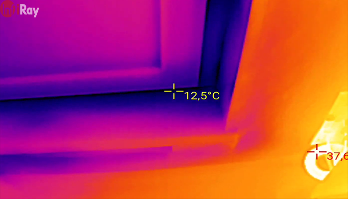 06-Energy_detection_with_an_InfiRay_thermal_camera,_with_cold_air_constantly_seeping_in_at_the_door_joints.png