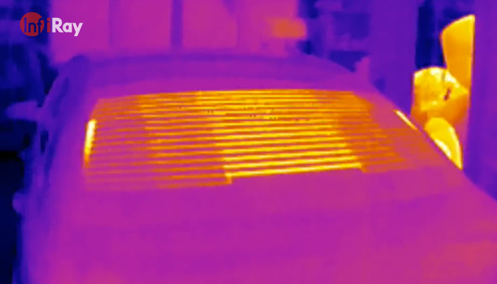 02Rear_Windshield_Heater_Wire_Inspection_with_thermal_camera.png