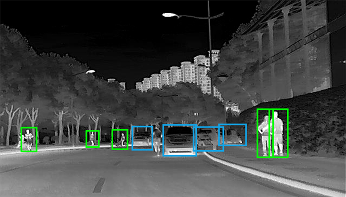 Automotive_thermal_cameras_can_see_passengers_at_dark_night_to_avoid_accidents.jpg