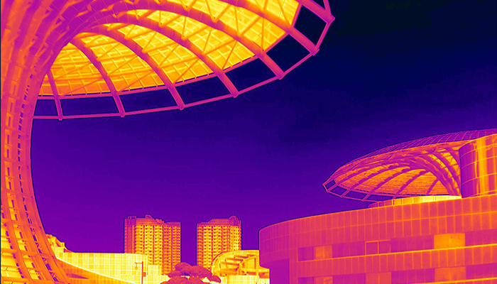 Using_thermal_imaging_detector_to_inspect_high_buildings.jpg