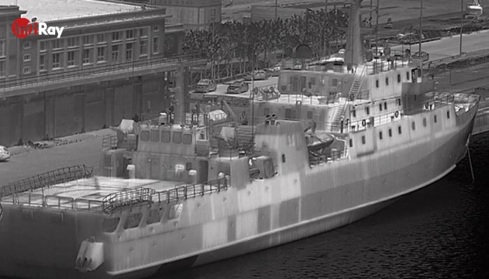10_The_1920_thermal_camera_shot_of_the_boat_is_quite_specific_in_its_details.jpg