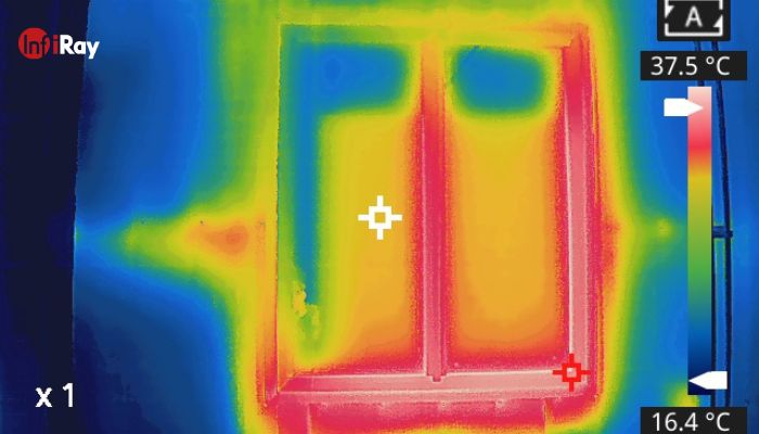 11_Using_a_thermal_imaging_camera_can_reveal_that_heat_is_lost_through_doorways.jpg